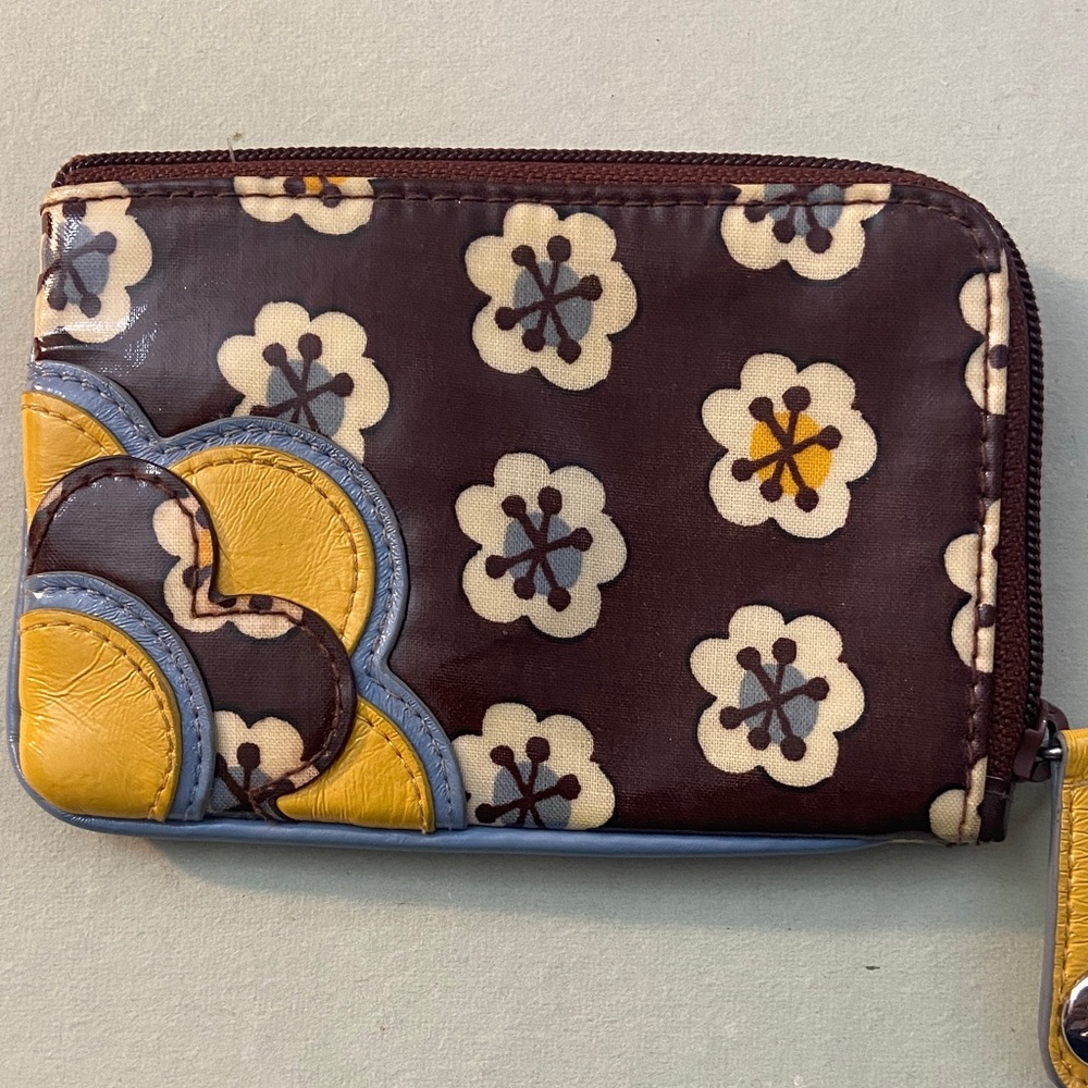 VERA BRADLEY Frill Floral Patterned card holder with Yellow Accents